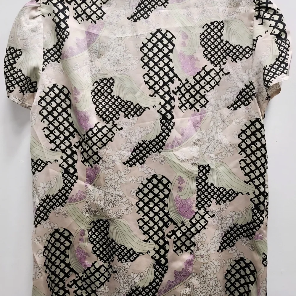 BCBGMAXAZRIA Statement Top – Size M – Soft, Stretchy & Stunning! ✨ - Picture 7 of 7